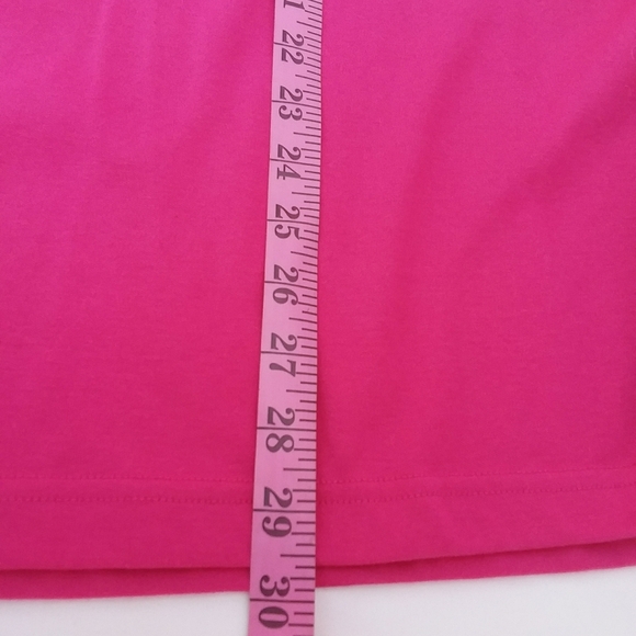 Vibrant Pink Parrot Embroidered T-Shirt 2X - Picture 7 of 9